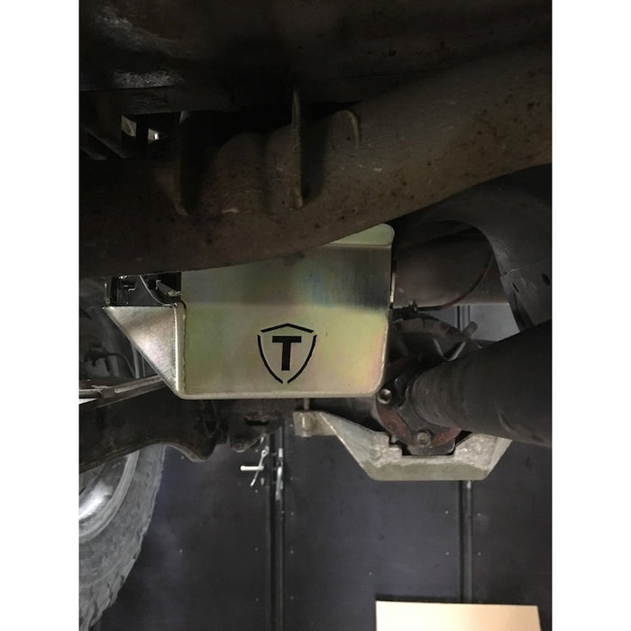 Unterfahrschutz TREKFINDER für SUZUKI Jimny II Typ GJ ABGASKONTROLLSYSTEM aus 3 mm Stahl gelb verzinkt